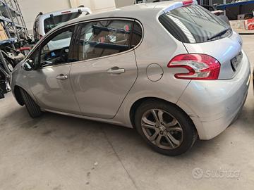 PEUGEOT 208 RICAMBI
