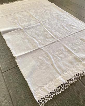 Asciugamani ricamati