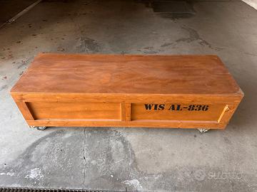 Cassa in legno multistrato con ruote