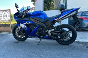 Yamaha R1