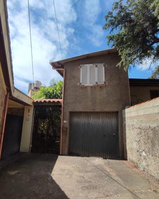Gonnosfanadiga - Due abitazioni con cortile