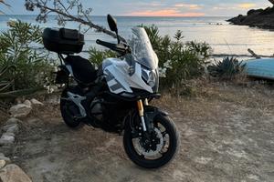 CFmoto 650MT