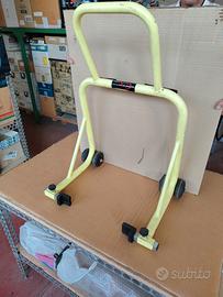 cavalletto per moto giallo