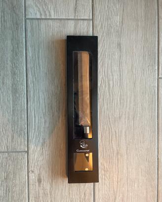 Coltello seghettato da pane nuovo con scatola