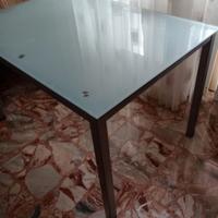 tavolo 120x80 con 4 sedie usato poco