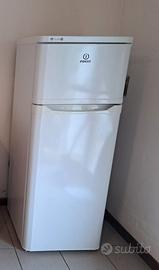 Frigorifero Indesit di circa 3 anni