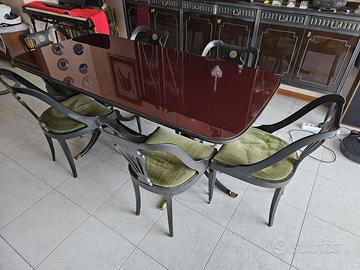 Tavolo con piano in vetro