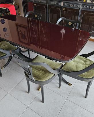 Tavolo con piano in vetro