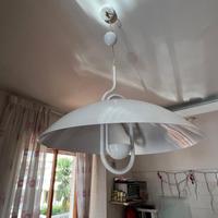 Lampadario in alluminio laccato bianco