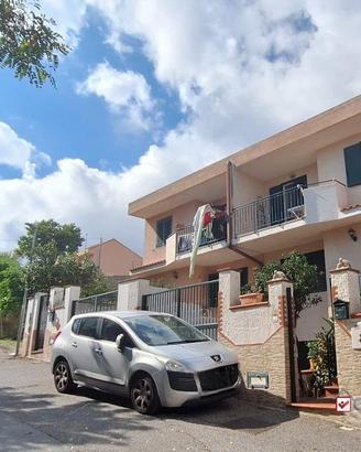 Svincolo San Filippo, villetta semindipendente