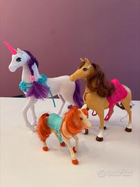 Cavalli Barbie + unicorno e carrozza Barbie
