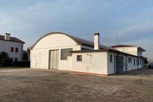 Capannone industriale/artigianale mq 410