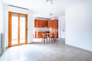 TRILOCALE CON BOX E CANTINA