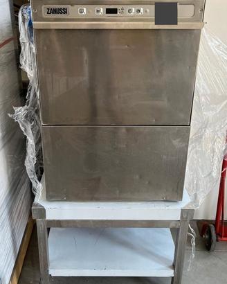 Lavastoviglie Industriale - carica frontale