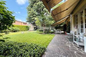 PENTALOCALE CON GIARDINO E DUE BOX - LESMO