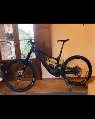 YT 4 FULL CARBON