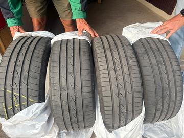 Treno di gomme  estive 225/45 R17 94W