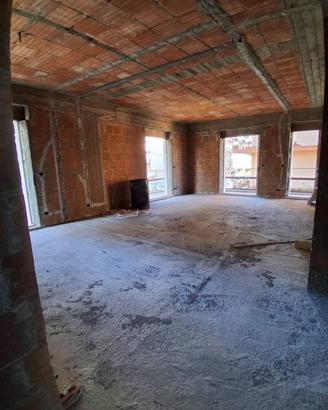 Appartamento di 260 m² con 2 locali e box auto a G