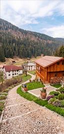 Baita Rustica con 8.000mq di terreno - SCI E RELAX