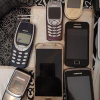 vari telefonini vintage