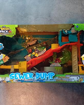 trash packs sewer dump, la discarica dei patumeros