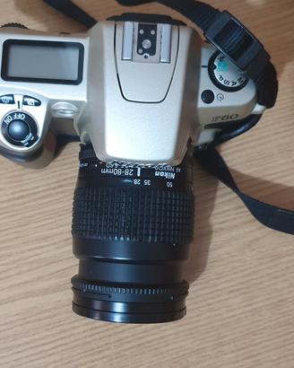 macchina fotografica analogica nikon F60