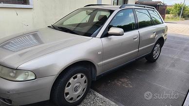 Audi A4 1.9 TD per ricambi 