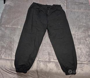 pantaloni stretti alla caviglia