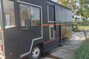 Furgone uso negozio Nissan trade