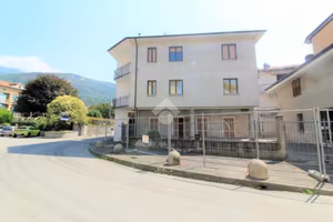 3 LOCALI A BORGOFRANCO D'IVREA