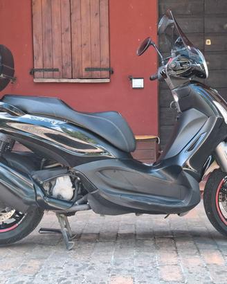 Piaggio Beverly 350 Touring