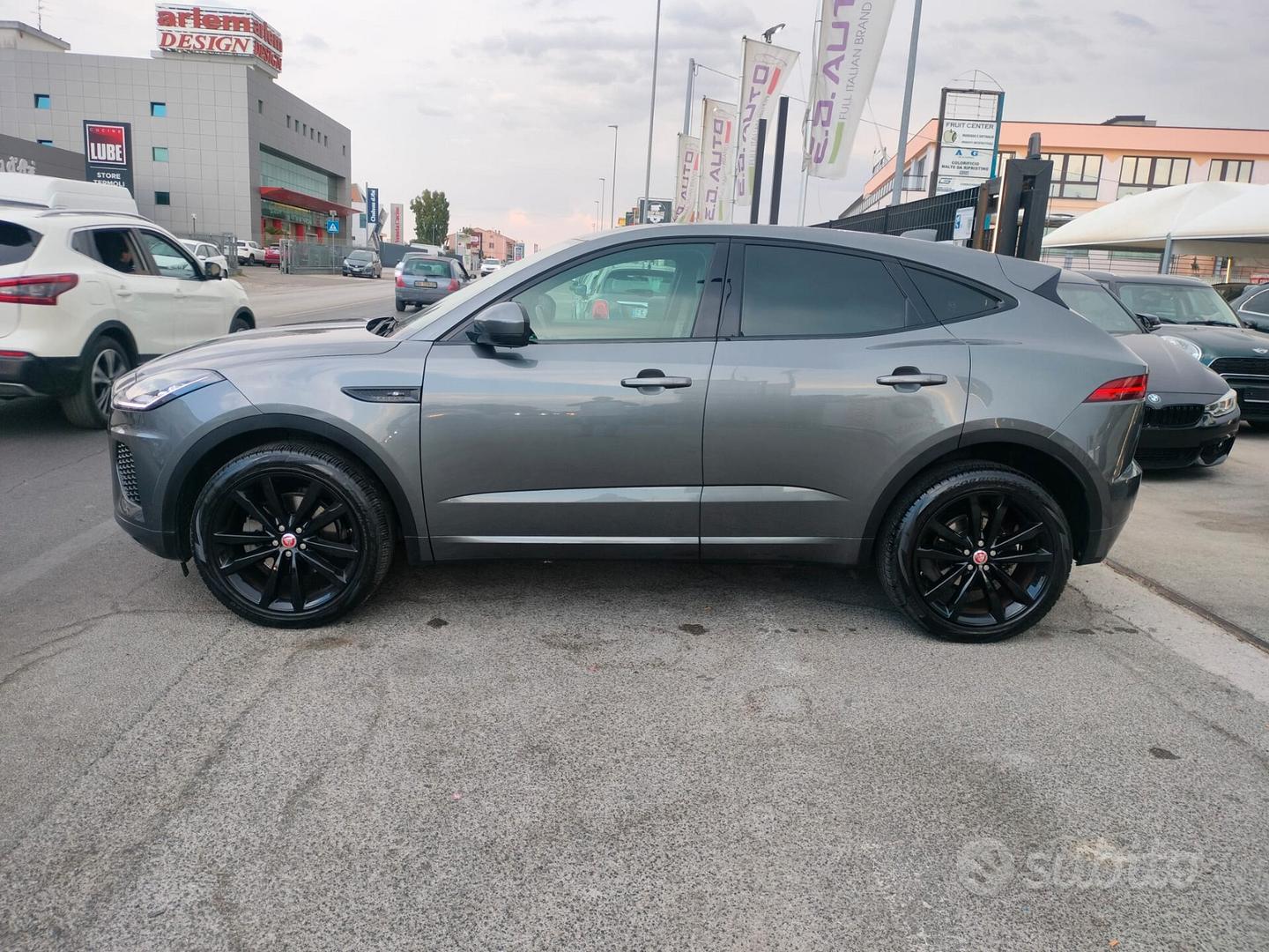 Jaguar E-Pace 2018 photo 3