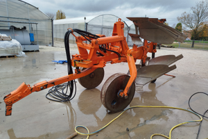 Aratro bivomere voltaorecchia ocimas