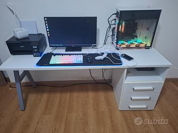scrivania pc