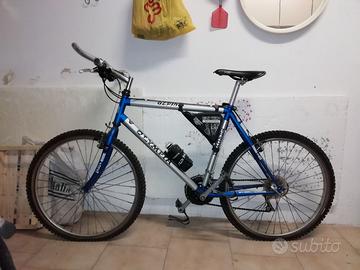 Mountain Bike professionale usata 3 volte