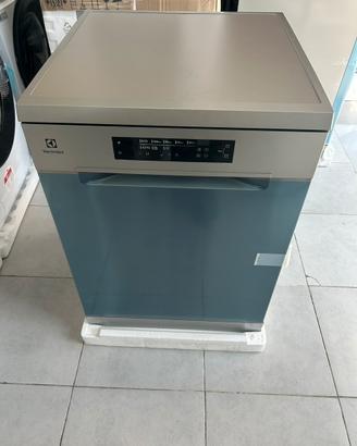 Lavastoviglie nuove con piccoli difetti estetici