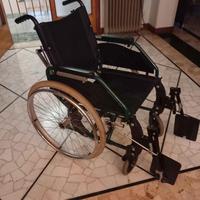 Sedia a rotelle pieghevole