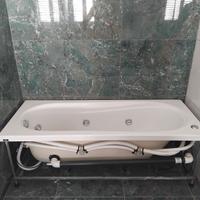 Vasca da bagno idromassaggio