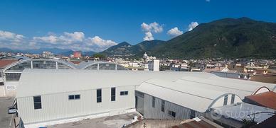 Capannone uso commerciale/deposito/artigianale