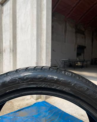 PIRELLI SCORPION invernali 285/40 R22 al 50%