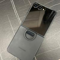 Samsung Galaxy Z Flip 7 (Ottobre 2025) - Come Nuov