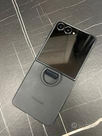 Samsung Galaxy Z Flip 7 (Ottobre 2025) - Come Nuov