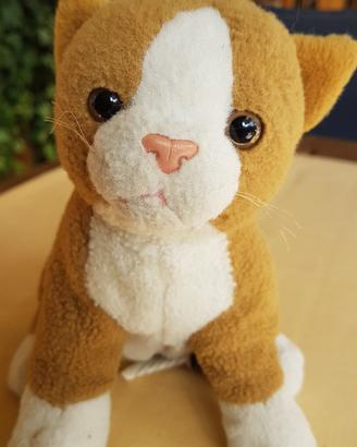 Gattino peluche che miagola