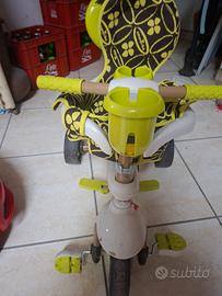 triciclo con maniglione
