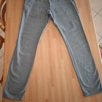 Pantaloni da uomo grigi in cotone 