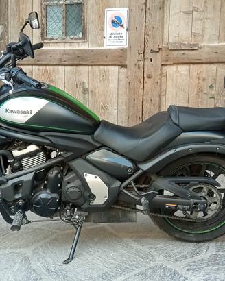 Kawasaki Vulcan moto custom tipo Harley