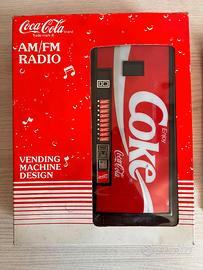 Radio Coca-Cola a forma di distributore automatico