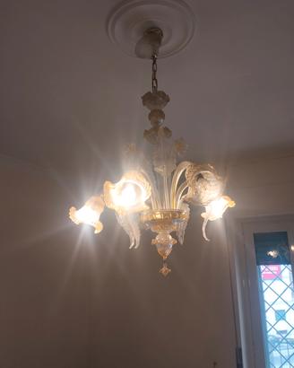 lampadario in vetro lavorato 