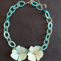 Collana Girocollo Fiori Resina Acqua Statement - U