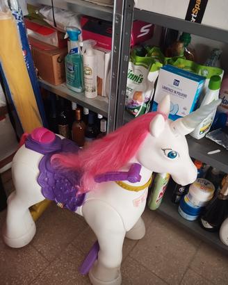 unicorno giocattolo elettrico feber cavallo 